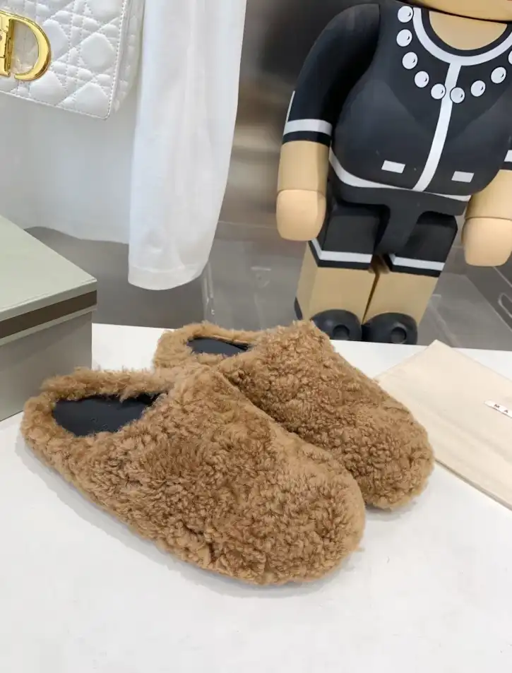 hype Other Slippers