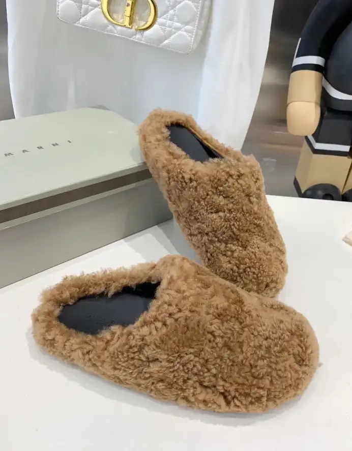 hype Other Slippers