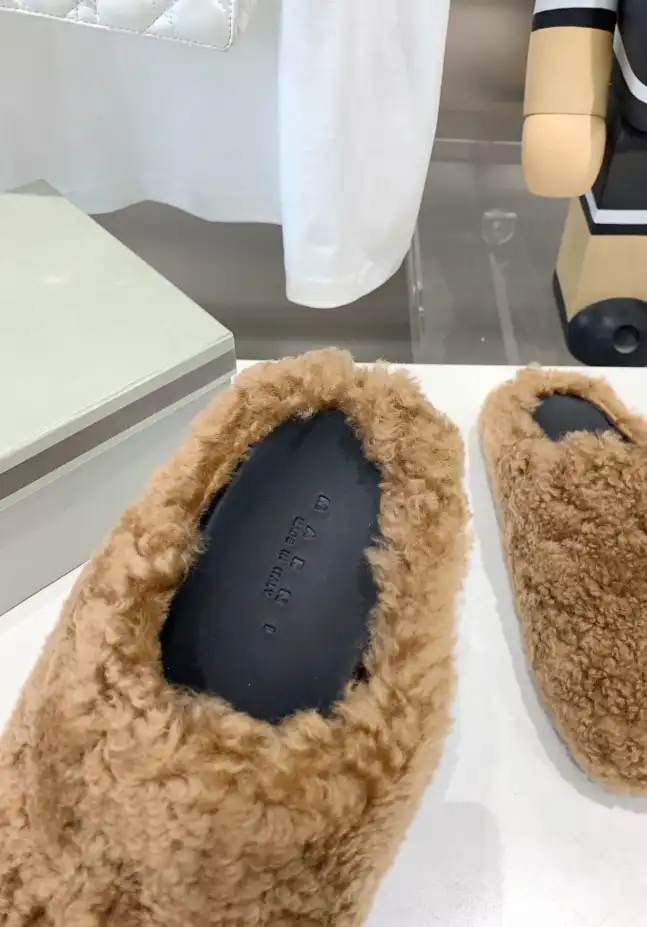 hype Other Slippers