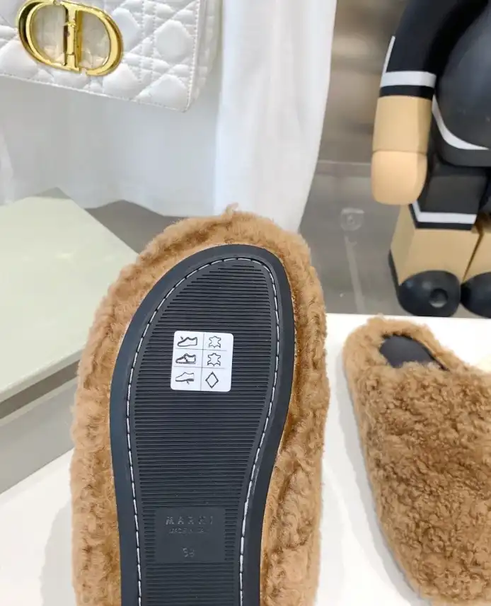 hype Other Slippers