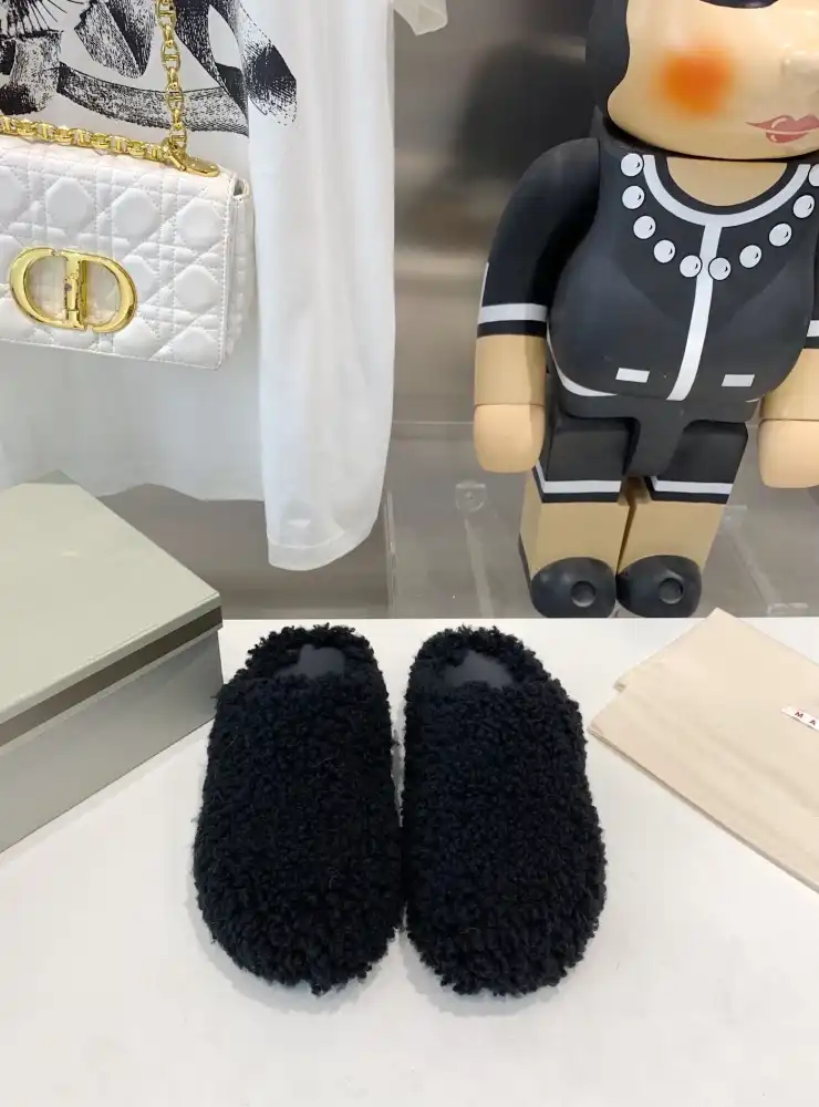 hype Other Slippers