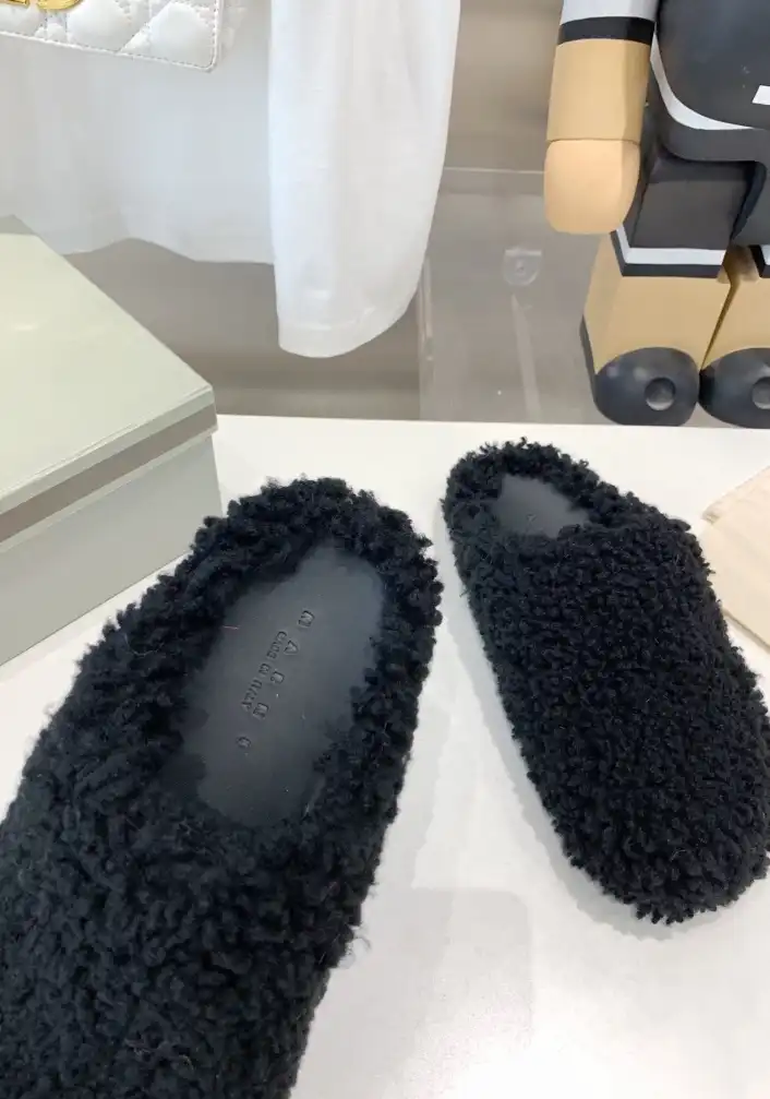 hype Other Slippers