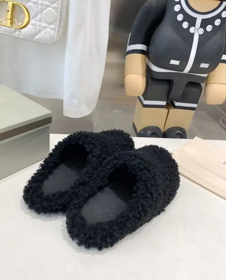 hype Other Slippers