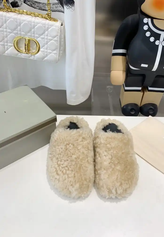 hype Other Slippers