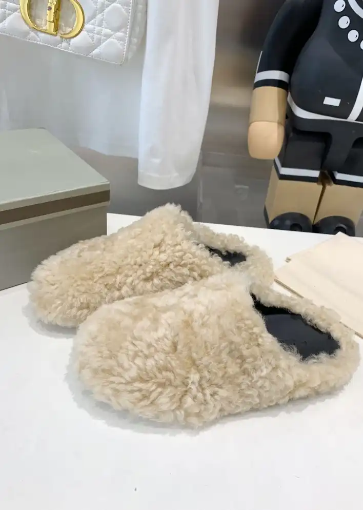 hype Other Slippers