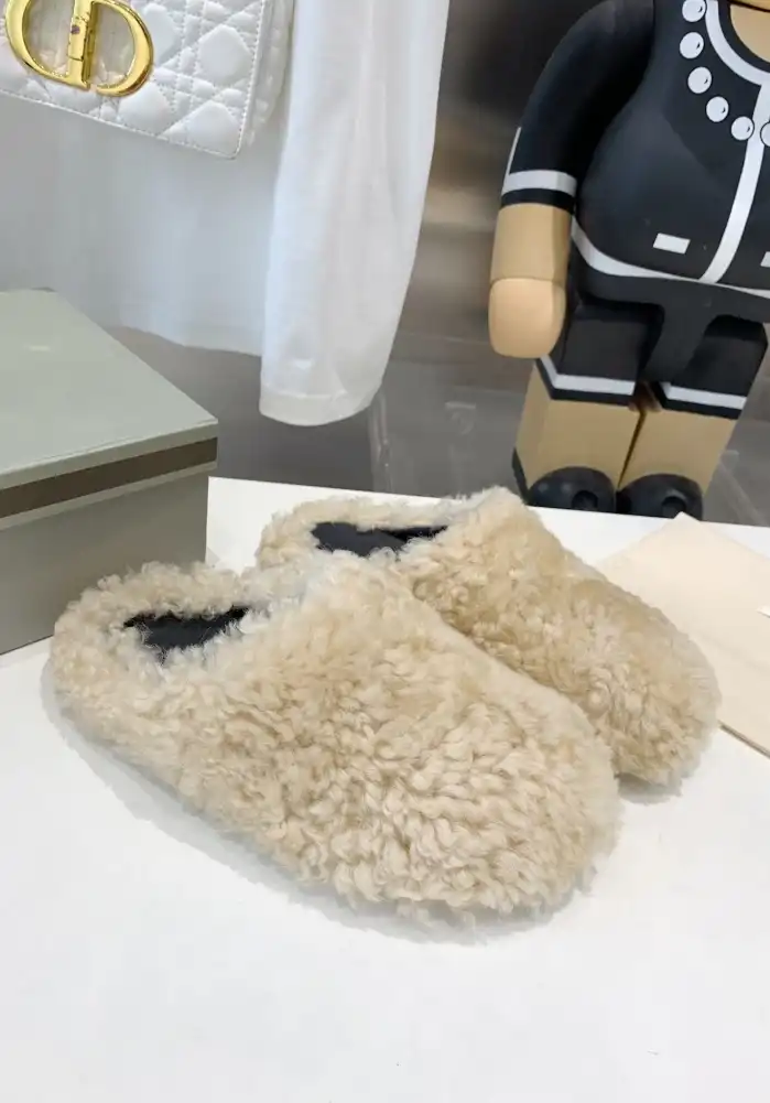 hype Other Slippers