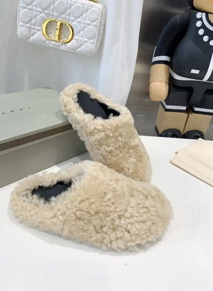 hype Other Slippers