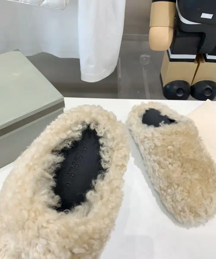 hype Other Slippers