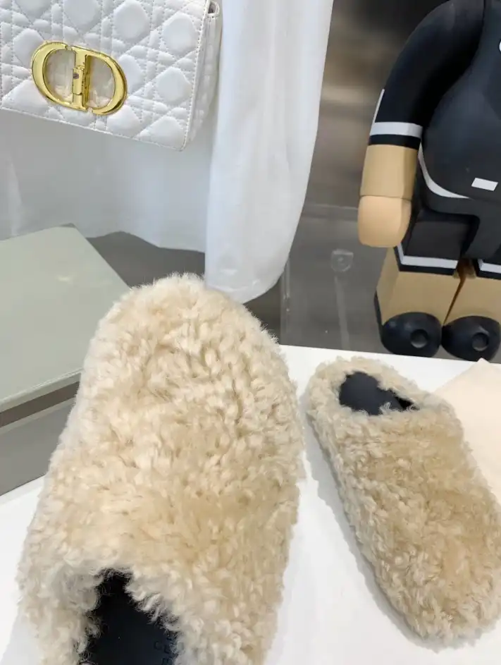 hype Other Slippers