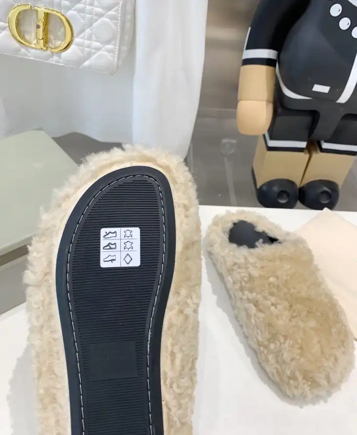 hype Other Slippers