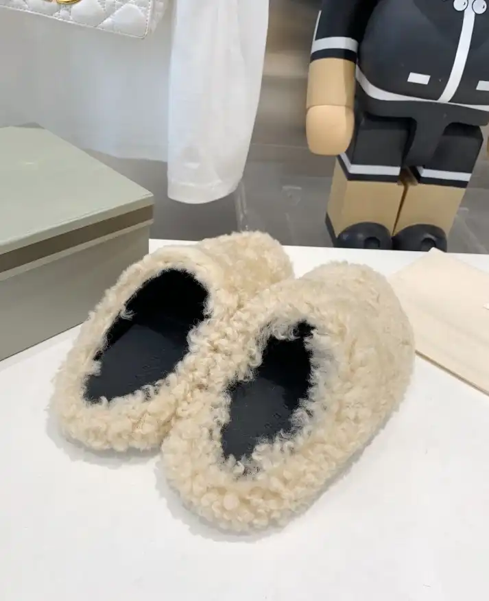 hype Other Slippers