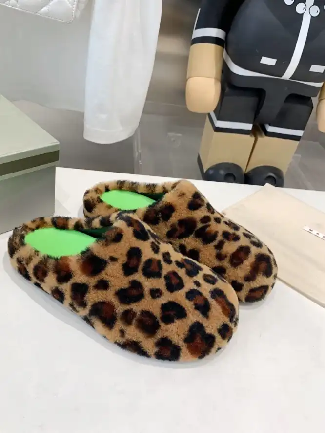 hype Other Slippers