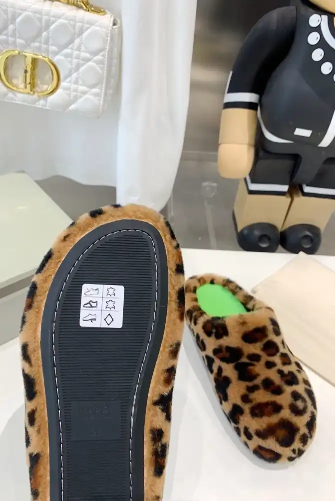 hype Other Slippers