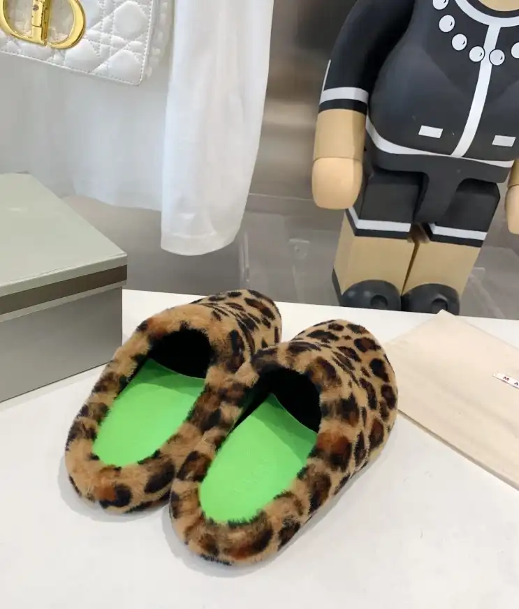 hype Other Slippers