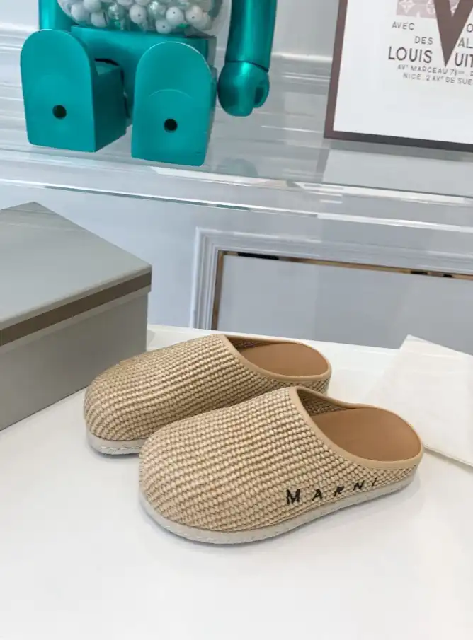 hype Other Slippers