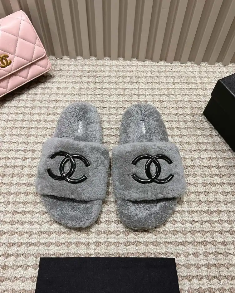 hype Chanel Slippers