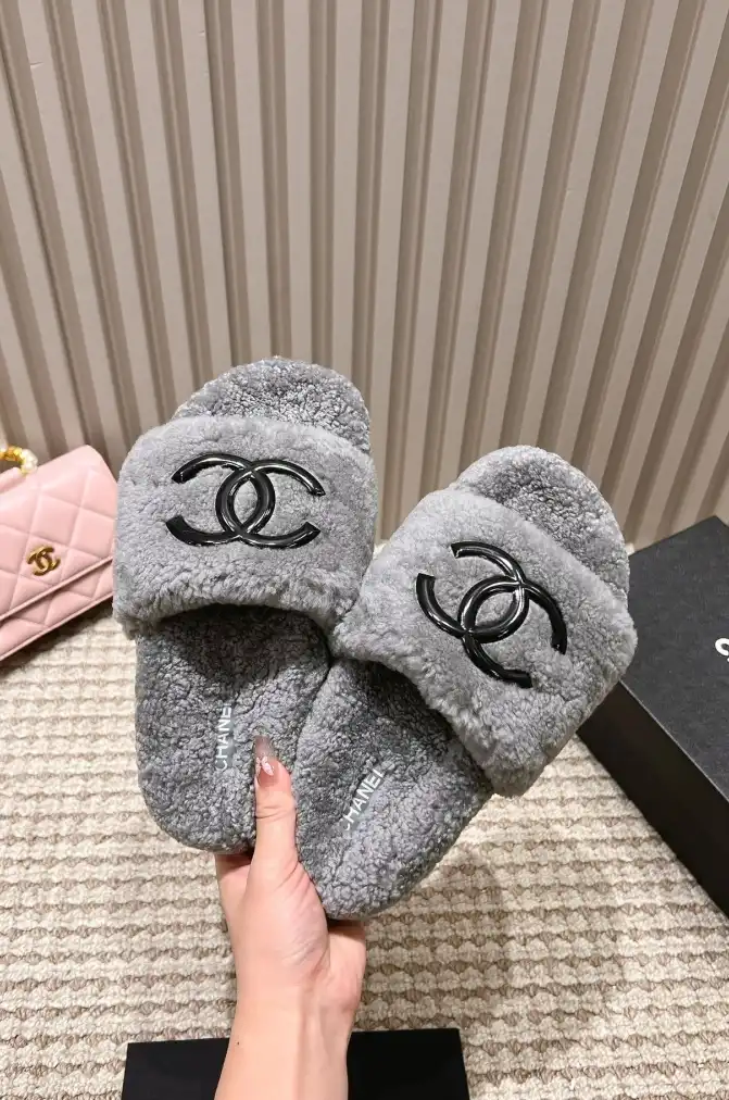 hype Chanel Slippers