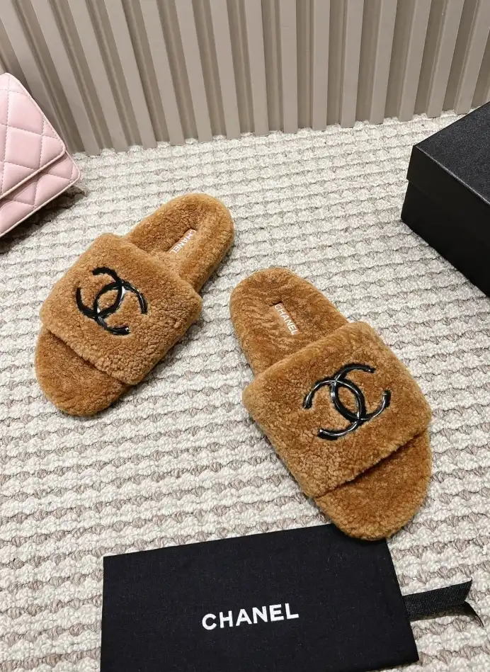 hype Chanel Slippers