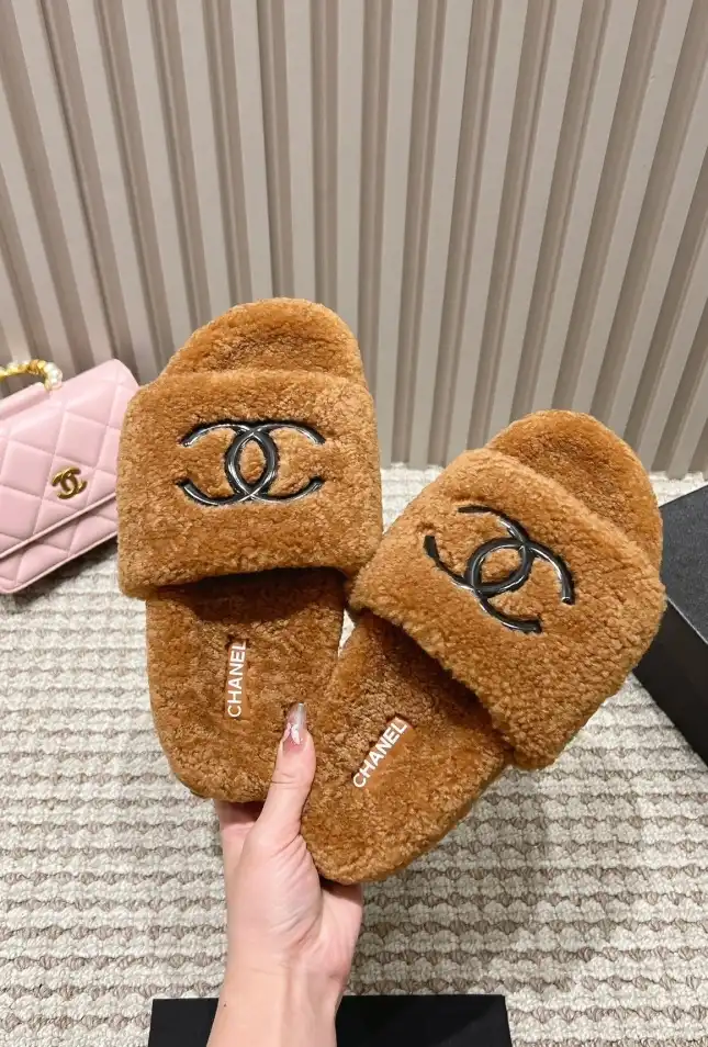 hype Chanel Slippers