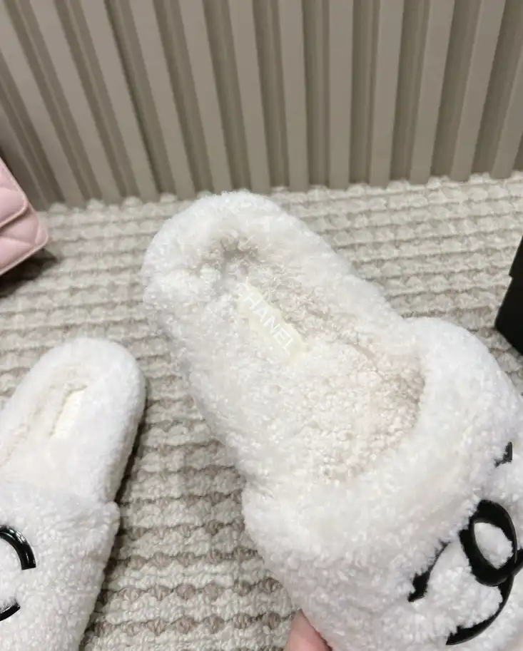 hype Chanel Slippers