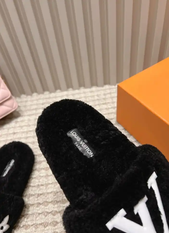 hype LV Slippers