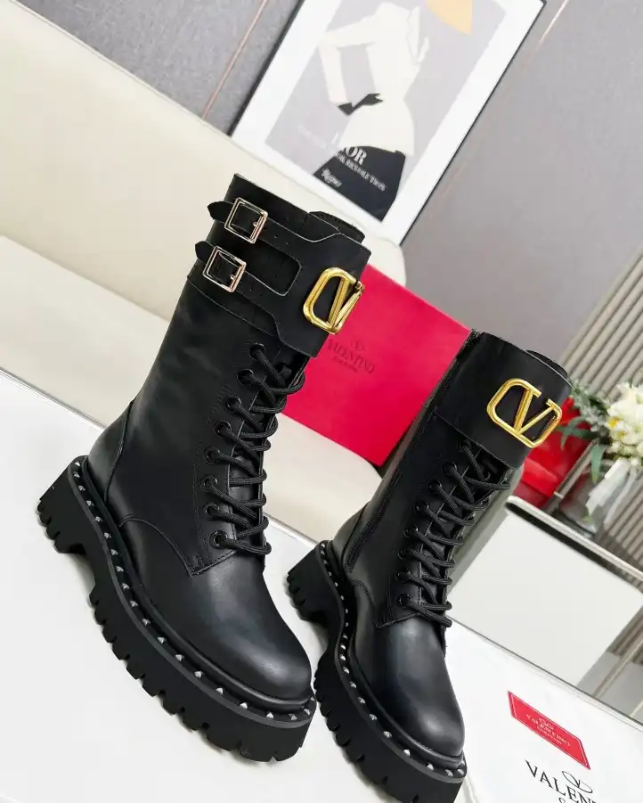 hype Valentino Boots