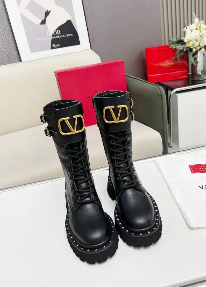 hype Valentino Boots