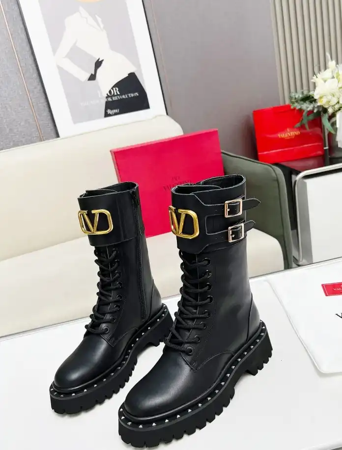 hype Valentino Boots