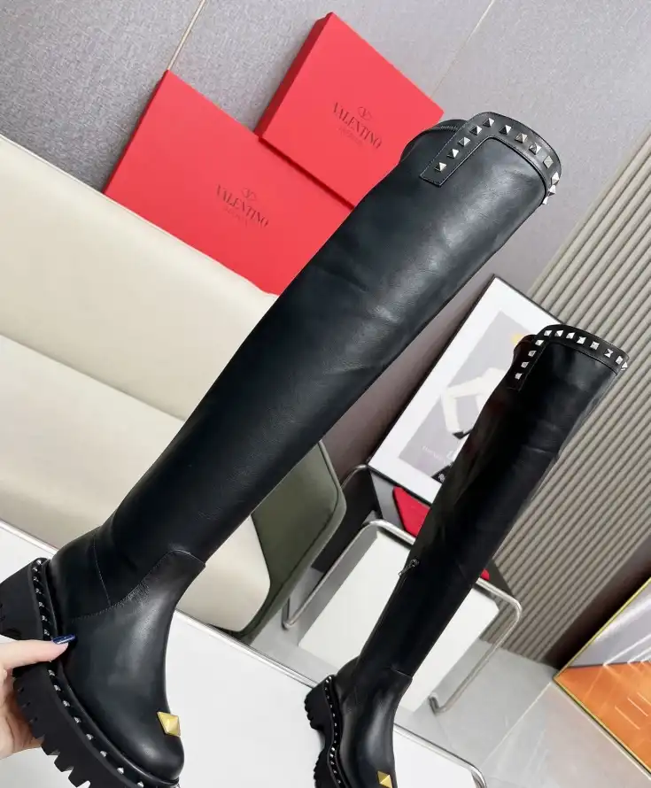 hype Valentino Boots