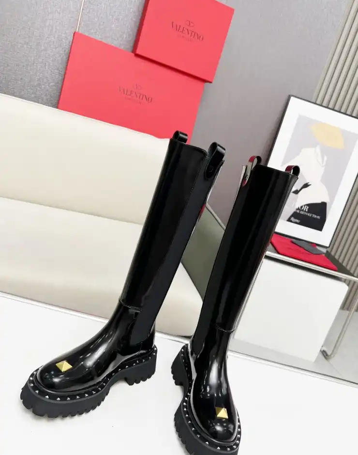 hype Valentino Boots