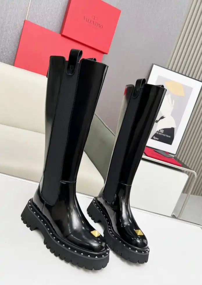 hype Valentino Boots