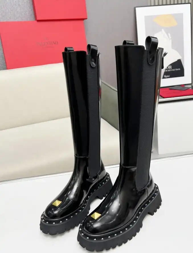 hype Valentino Boots