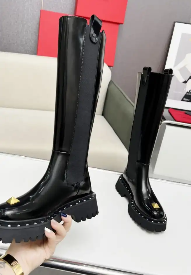 hype Valentino Boots