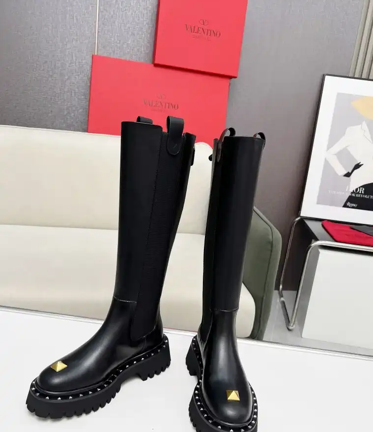 hype Valentino Boots