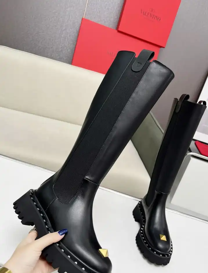 hype Valentino Boots