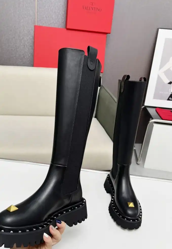 hype Valentino Boots