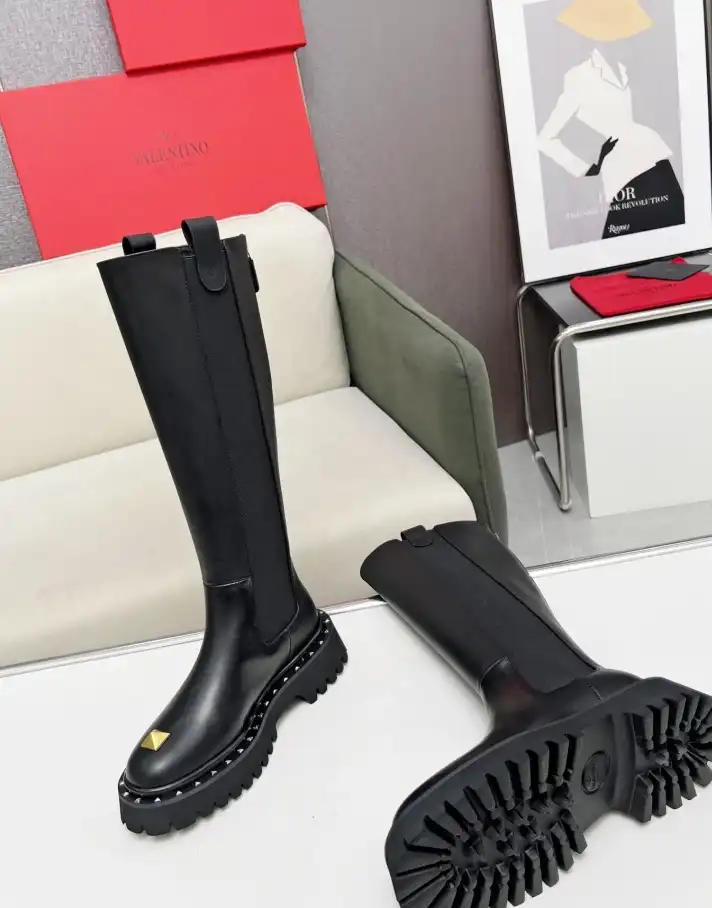 hype Valentino Boots