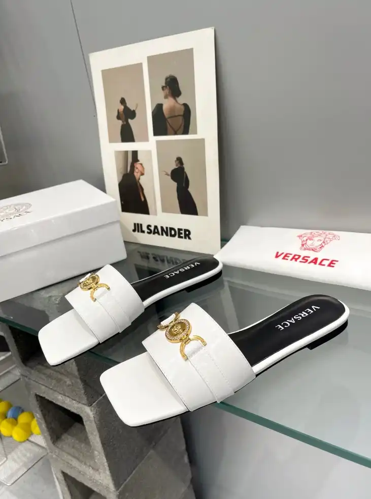 hype Givenchy Slippers