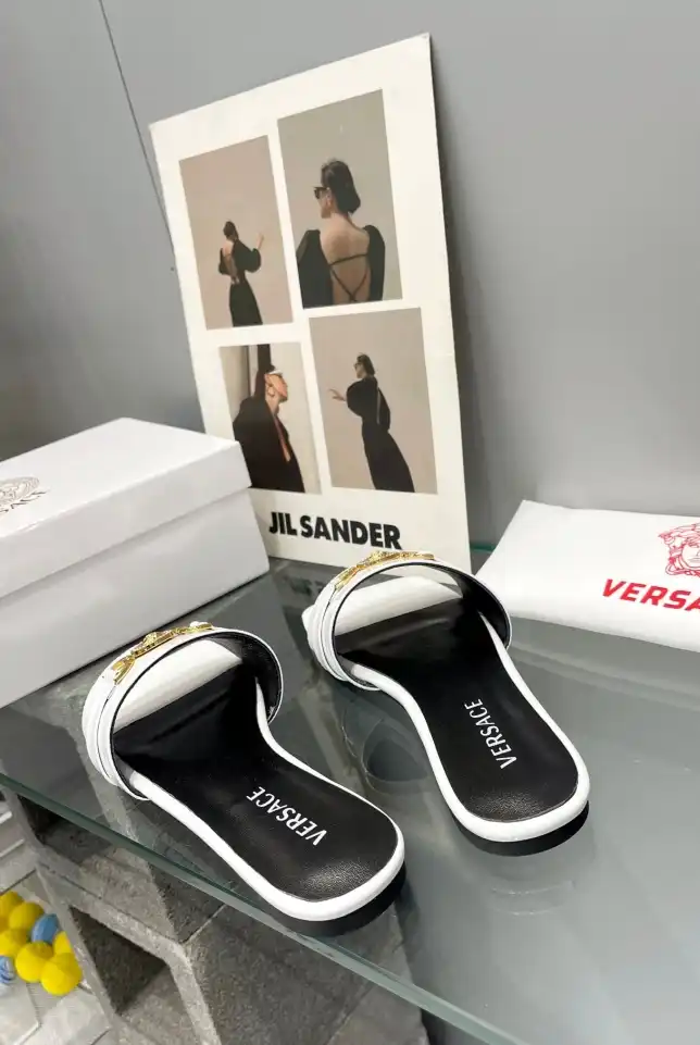 hype Givenchy Slippers