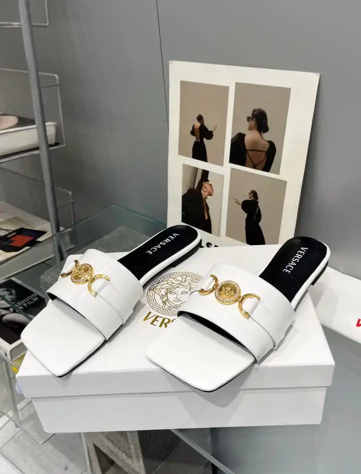 hype Givenchy Slippers