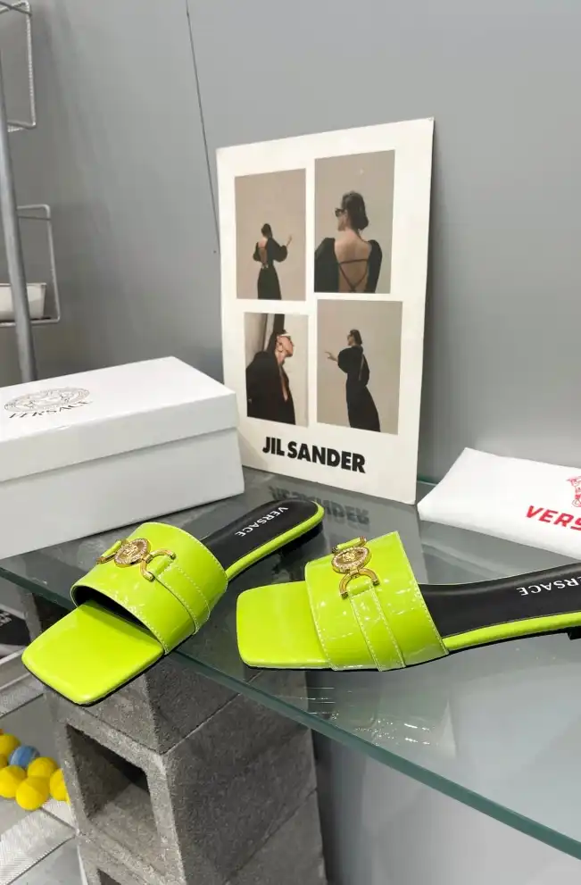 hype Givenchy Slippers