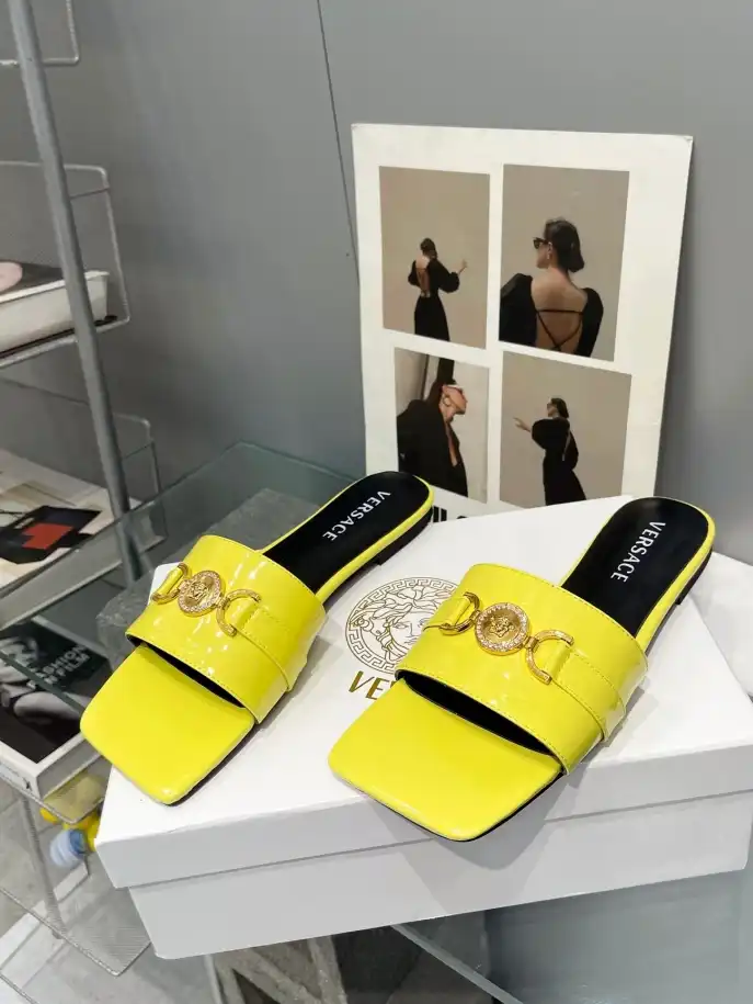 hype Givenchy Slippers