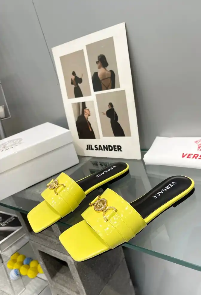 hype Givenchy Slippers