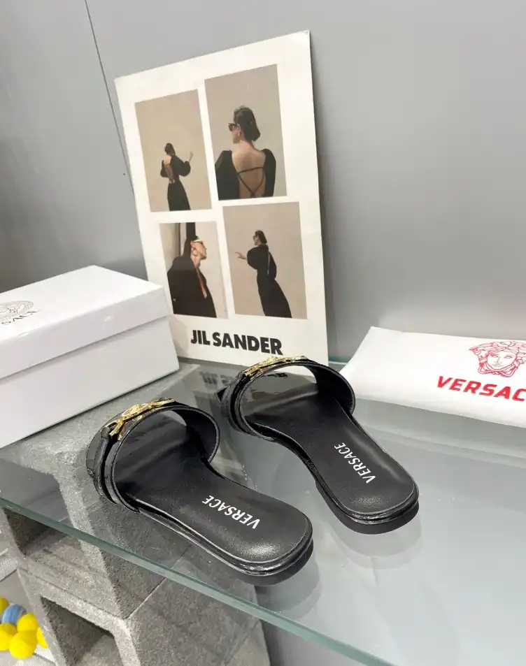 hype Givenchy Slippers