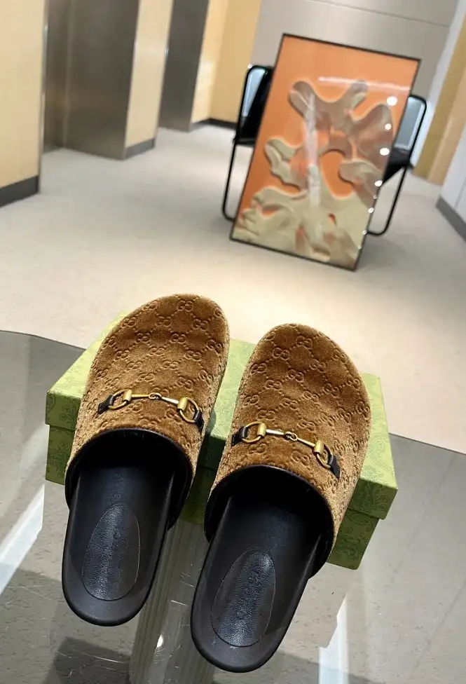 hype Gucci Slippers