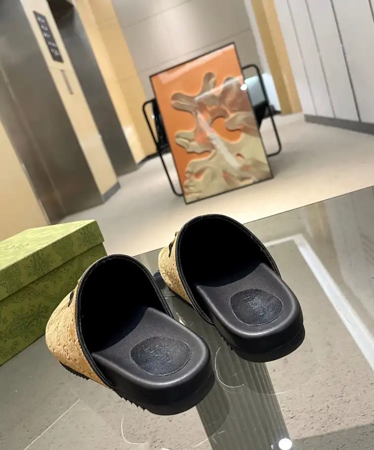 hype Gucci Slippers