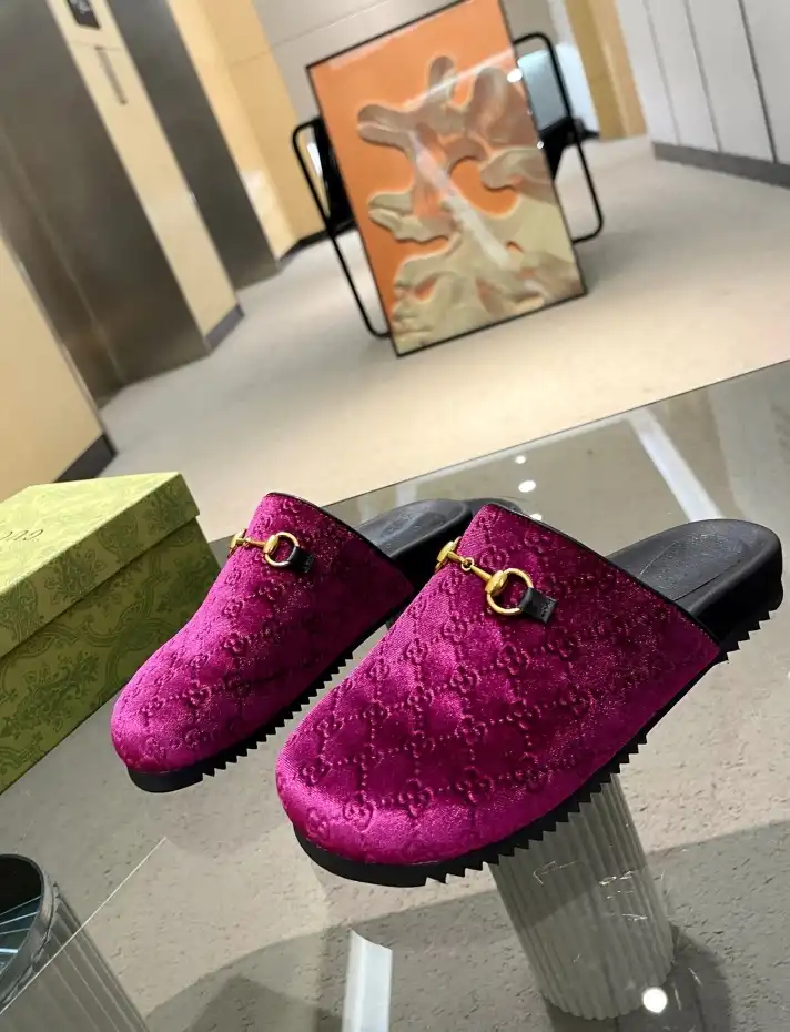 hype Gucci Slippers