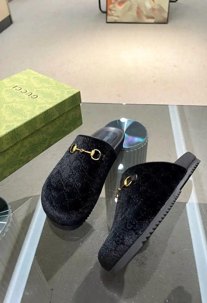 hype Gucci Slippers