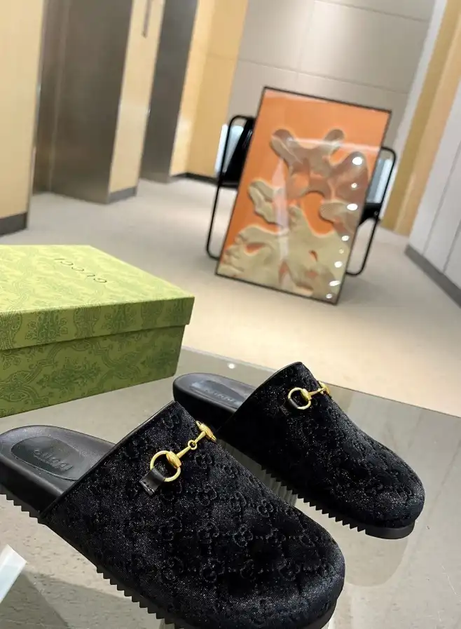 hype Gucci Slippers