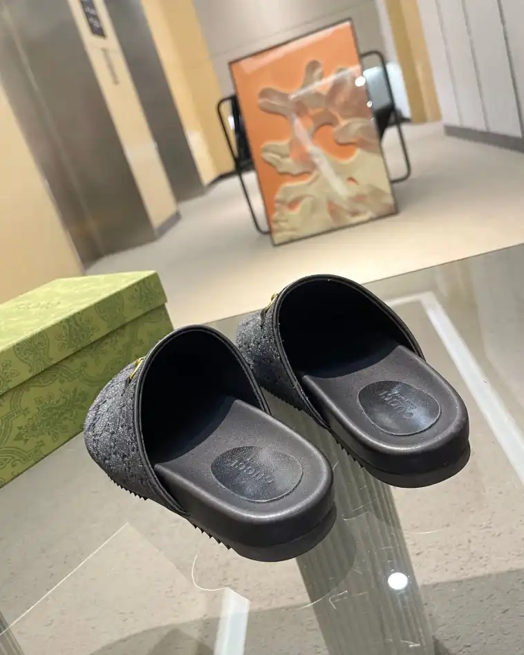 hype Gucci Slippers